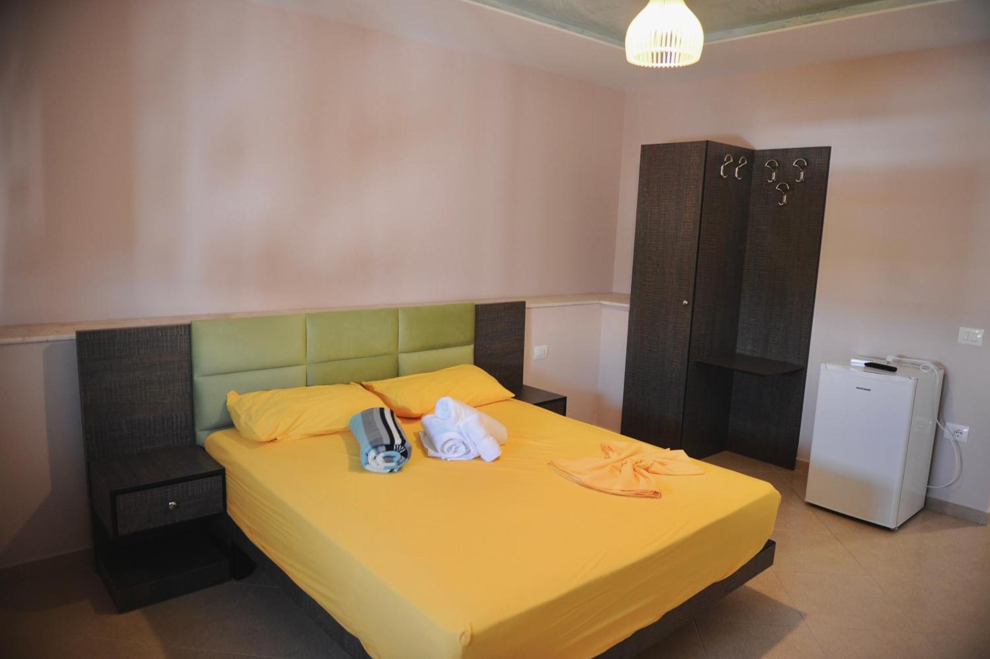 Hotel Fish Land Plazhi San Pietro Eksteriør billede